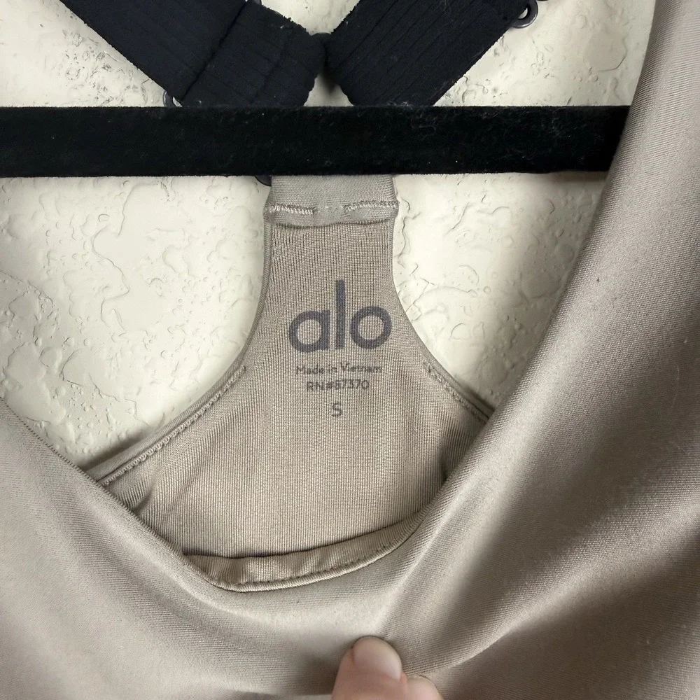 Alo Airlift Suit Up Sports Bra Black/Tan Medium Support Adj Straps *No pads Sz S
